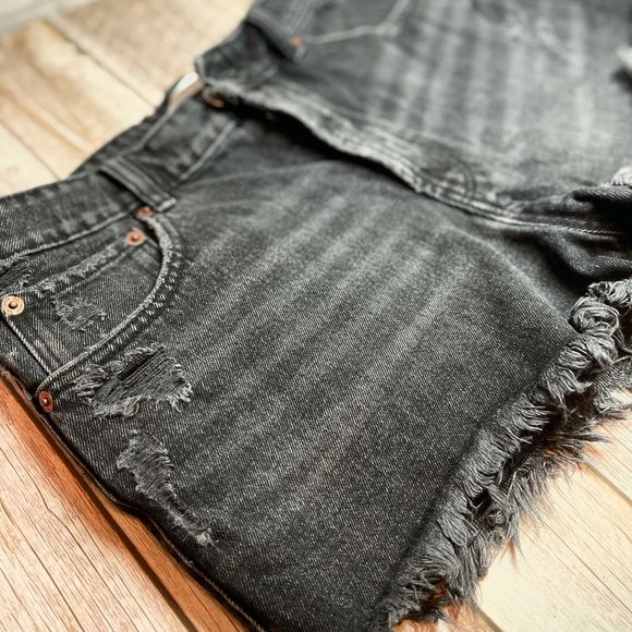 Zara Frayed High Rise Denim Shorts | size 8 - Picture 7 of 7